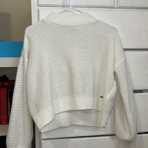 White hollister sweater